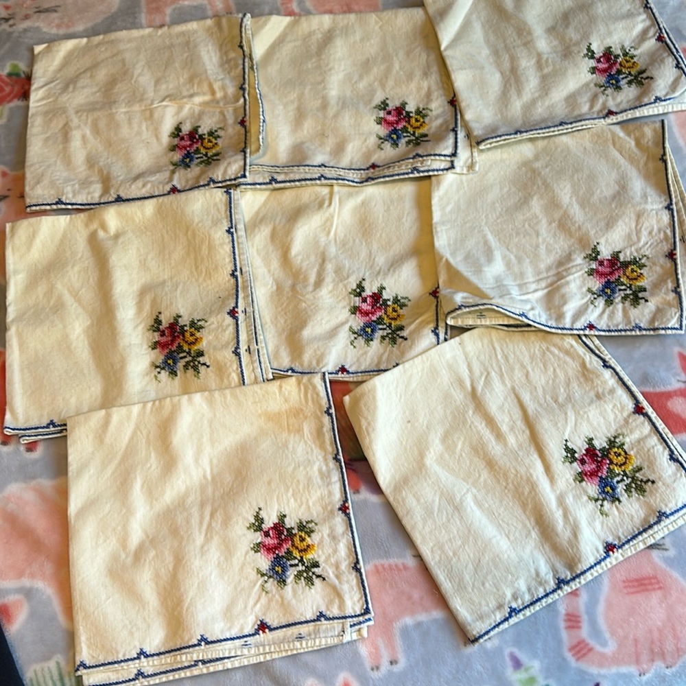 Napkins Embroidered set of 8 only one has a stain
